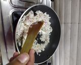 फ्राईडआलू विथ शिमला मिर्च (fried aloo recipe in marathi) रेसिपी स्टेप 3 फोटो 