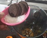 A picture of step 3 of Oreo cold coffee.