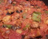 Foto del paso 5 de la receta Costillejas de cerdo con tomate frito pimientos y berenjenas