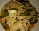 Foto langkah ke 5 dari resep Jamur oseng cabe ijo.