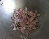 A picture of step 2 of Spanish omlette.