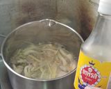 A picture of step 5 of Thai Tom Yum Goong Soup 冬陰功湯.