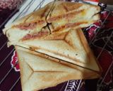 Foto langkah ke 3 dari resep Roti Bakar Kornet.