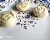 A picture of step 4 of Khasta layered stuffed bun paratha.