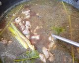 Foto langkah ke 4 dari resep Rawon Daging Sapi.