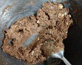 A picture of step 5 of Chikoo Halwa.