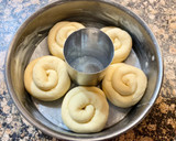Foto del paso 8 de la receta: Roscos brioches con frutas confitadas