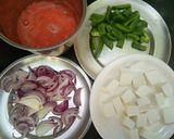 A picture of step 1 of Restaurant-Style Kadai Paneer.