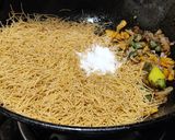 A picture of step 2 of Chilli vermicelli.
