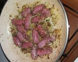 Foto del paso 4 de la receta: Salchichas especiadas con vino