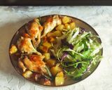 Foto del passaggio 5 della ricetta Ali di pollo con patate al forno