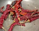 A picture of step 1 of Curry leaves Dry Chutney.