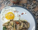 Foto del paso 4 de la receta: Tiritas de pata y muslo al wok