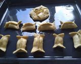 A picture of step 9 of Baked Cheesy Palak Parcels.
