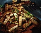 Foto langkah ke 5 dari resep Tumis Kucai Tahu Goreng.