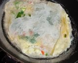 Foto langkah ke 2 dari resep Martabak telur isi bihun.