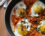 A picture of step 5 of Poached Egg in tomato and onion gravy.