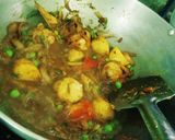 A picture of step 3 of Masala gravy egg.