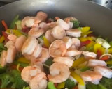 Foto del paso 2 de la receta: Noodles de arroz con gambones y verduras