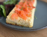 Foto del paso 4 de la receta: Pastel de puerros con salmón ahumado en el microondas
