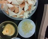 Foto langkah ke 1 dari resep Croutons (Garlic Bread).