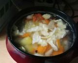 Foto langkah ke 2 dari resep Sayur sop bening segar praktis sat set set.
