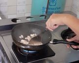รูปขั้นตอนการทำที่ 6 ของ ยำไข่เจียวน้ำพริกเผา