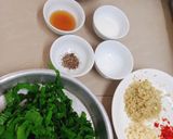 Hình bước làm 1 của món Thịt bằm rang lá cách
