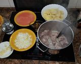 Foto del paso 2 de la receta Estofado de carne de cerdo con patatas