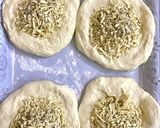 صورة لخطوة 4 من وصفة تميس محشي بالجبنه والزعتر 🫓🧀🌿