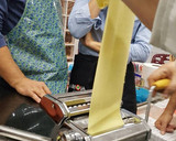 Foto del paso 3 de la receta: Masa de sémola, curry, tomate o tinta de calamar para pasta