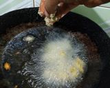 A picture of step 4 of Moong bhajiya.