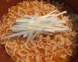 A picture of step 4 of Spicy Sapporo Ichiban Shio Ramen.