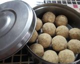 आटे के लाडू (Aate ke ladoo recipe in hindi) रेसिपी चरण 8 फोटो
