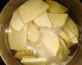 A picture of step 2 of Fried yam with egg.
