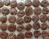 Foto del paso 8 de la receta: Galletas de chocolate y nuez