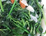 Foto langkah ke 5 dari resep Tumis bayam mudah sederhana.