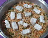 Foto del paso 7 de la receta: Cazuela de fideos con pescado (corvina)