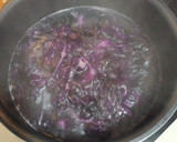 Foto del paso 3 de la receta: Lombarda con panceta y cebolla caramelizada, piñones, pasas Jolie