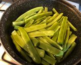 Foto del paso 1 de la receta Bacalao en salsa de cebolla y espárragos