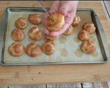 Foto del passaggio 10 della ricetta Bignè con crema al caffè e cioccolato