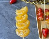 صورة لخطوة 5 من وصفة تانجهولو بالفراولة واليوسفي 🍓🍊 Strawberry & Mandarin Tanghulu