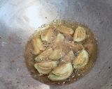 Foto langkah ke 3 dari resep Tumis Ikan Asin Jambal Roti Terong.