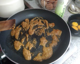 Foto del paso 1 de la receta: Crepa de huevos revueltos con frijoles refritos con chilorio