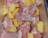 Foto del passaggio 1 della ricetta Alette di pollo e patate, sabbiate al forno