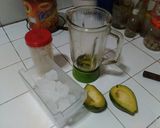 Foto langkah ke 1 dari resep Avocado Ice Float.