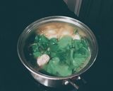 รูปขั้นตอนการทำที่ 4 ของ ต้มจืดตำลึงเต้าหู้หมูสับ