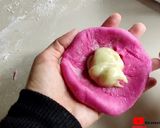Foto langkah ke 4 dari resep Roti Sobek Buah Naga Vla Durian.