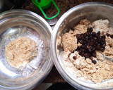 Foto del paso 2 de la receta: Pancitos de harina integral con sésamo, lino con nueces y pasas🐞💜🌷🐞💜🌷🐞💜🌷