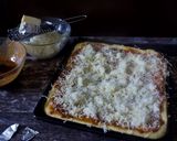 Foto langkah ke 4 dari resep Beef BBQ Square Pizza.